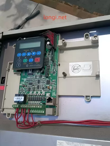 Allen-Bradley PowerFlex 400 22C-D142A103 75kW/100HP 380-480V AC Drive - Image 2