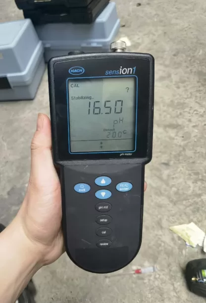 HACH sensION1 Portable pH Meter with Original Electrode Probe – Used, Good Condition