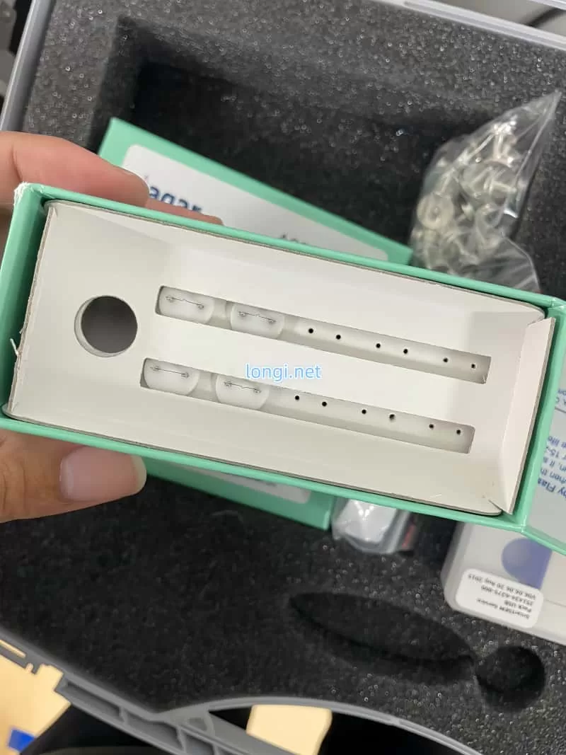 Top view of the A054L SEM filament showing its precise construction and high-purity tungsten material