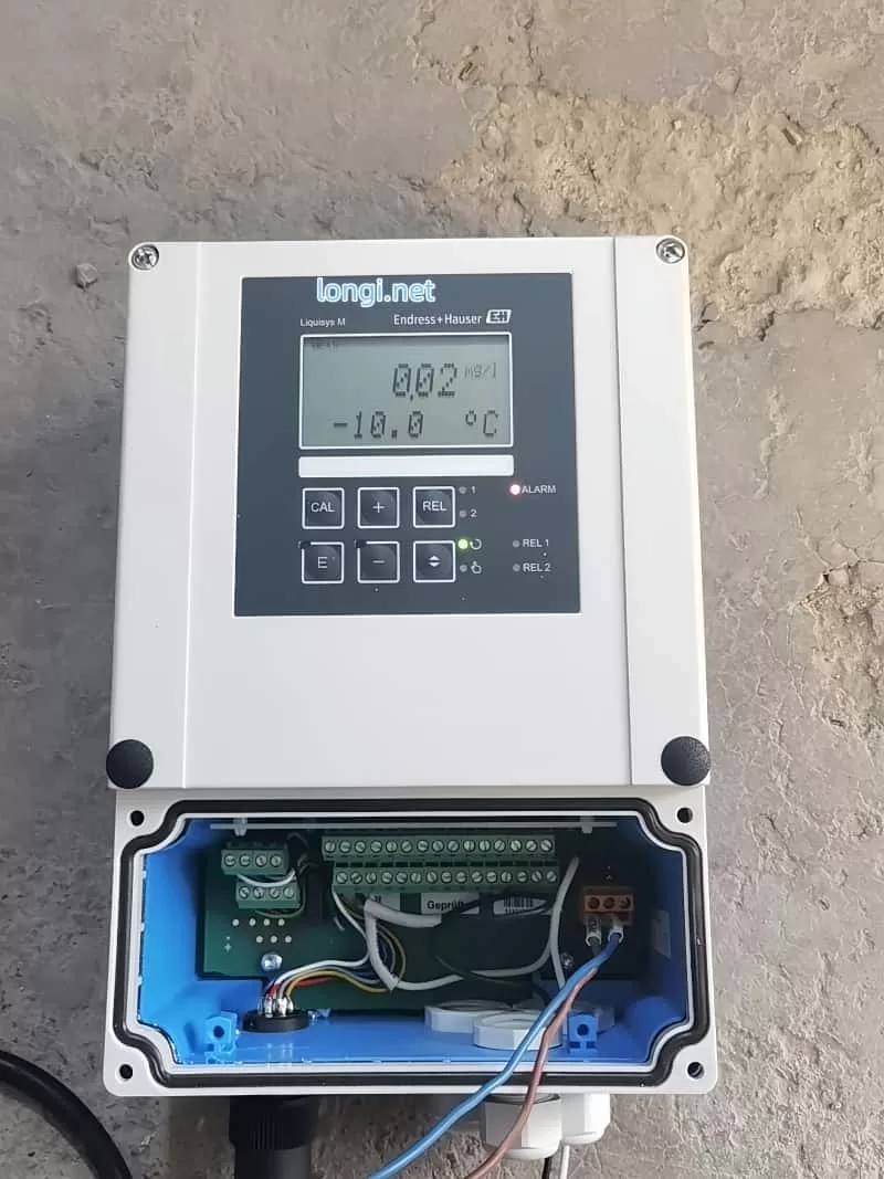 Endress+Hauser COM253-WX0005 dissolved oxygen transmitter front view