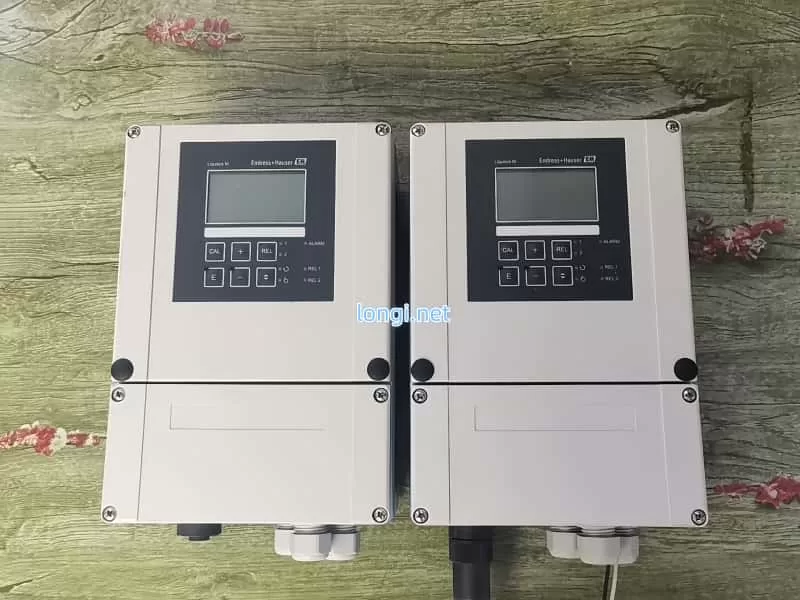 Liquisys M COM253-WX0005 dissolved oxygen analyzer enclosur