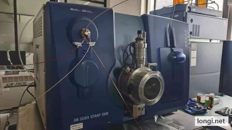 AB Sciex QTRAP 5500 LC-MS/MS System product photo