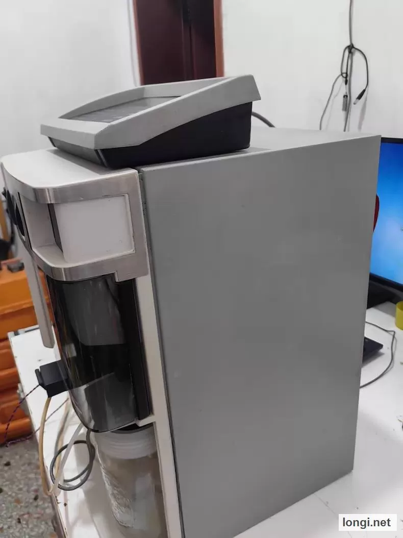 Beckman Coulter Z2 Cell Counter Analyzer product photo