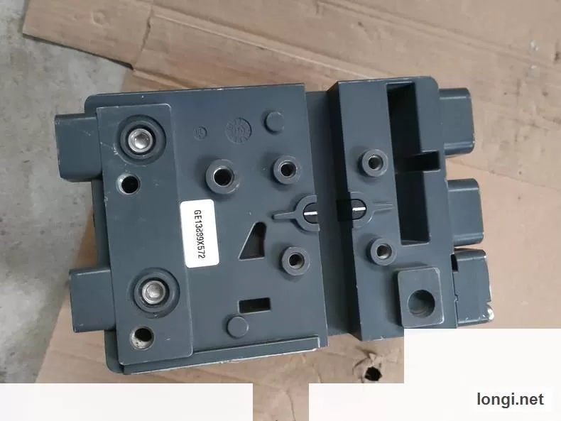 Fisher DVC2000 Digital Valve Positioner product photo
