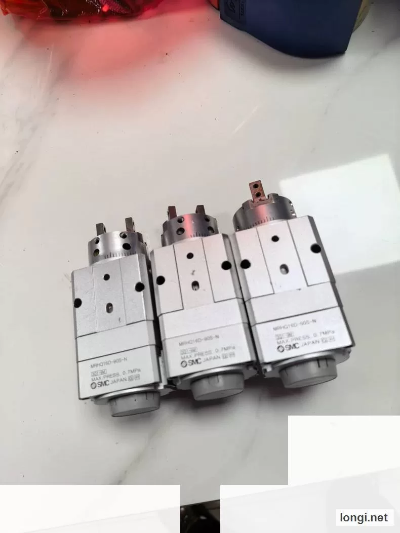 SMC MRHQ160-90S-N Rotary Gripper Cylinder product photo