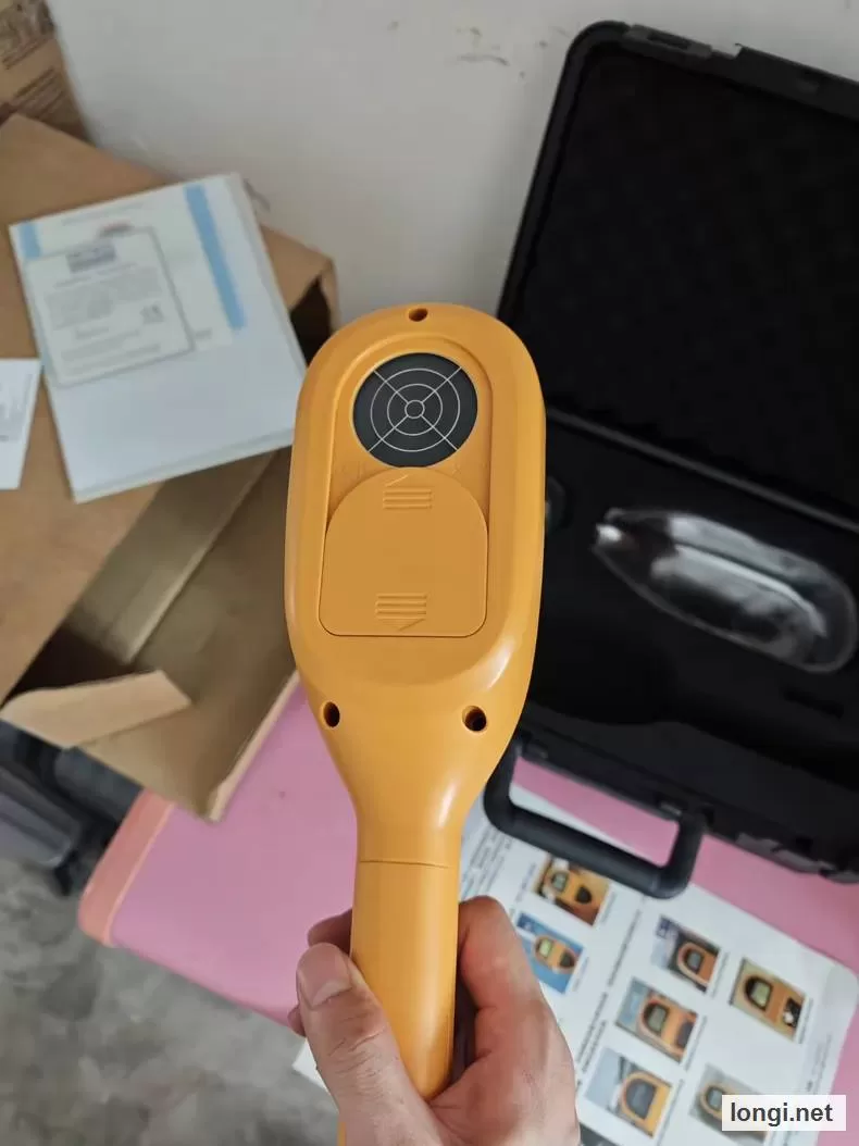 COLIY R500 Handheld Radiation Detector product photo