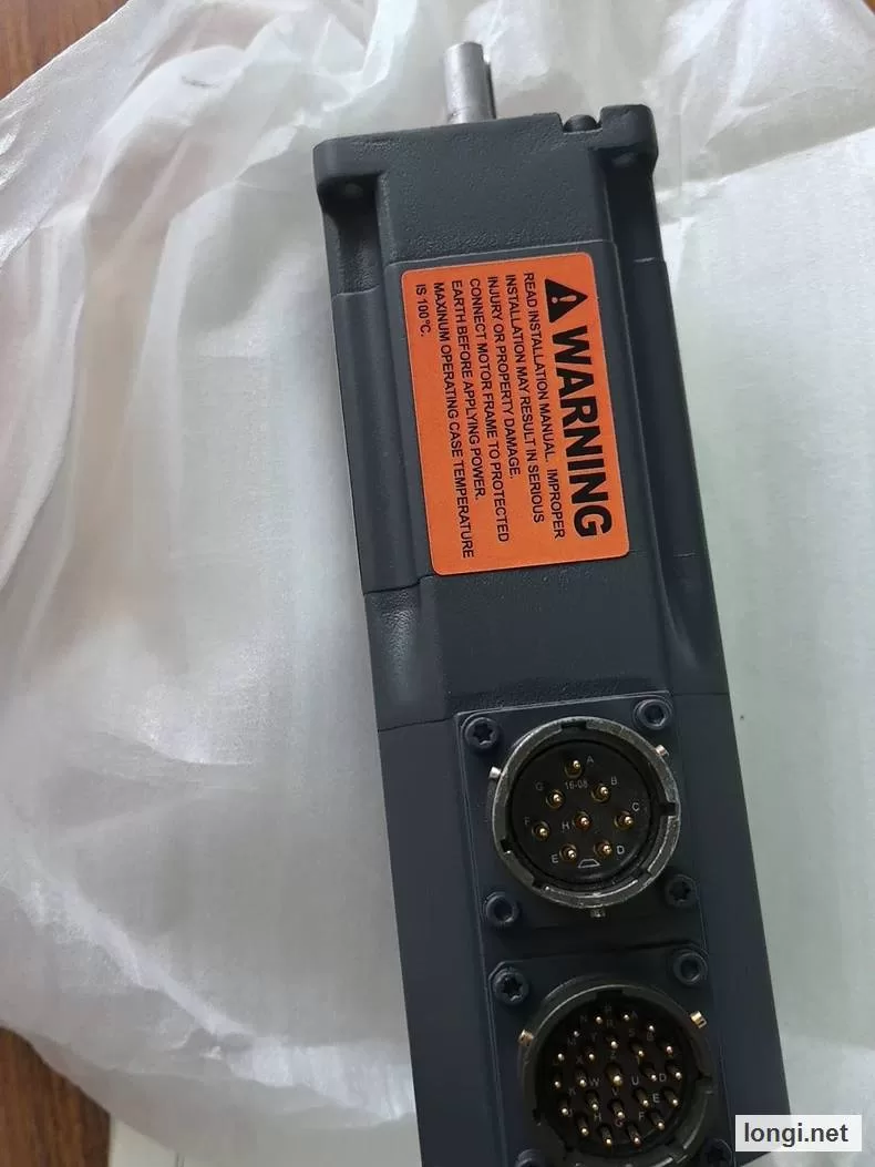 Control Techniques NTE-212-CBNS-0000 Servo Motor 0.7 kW product photo