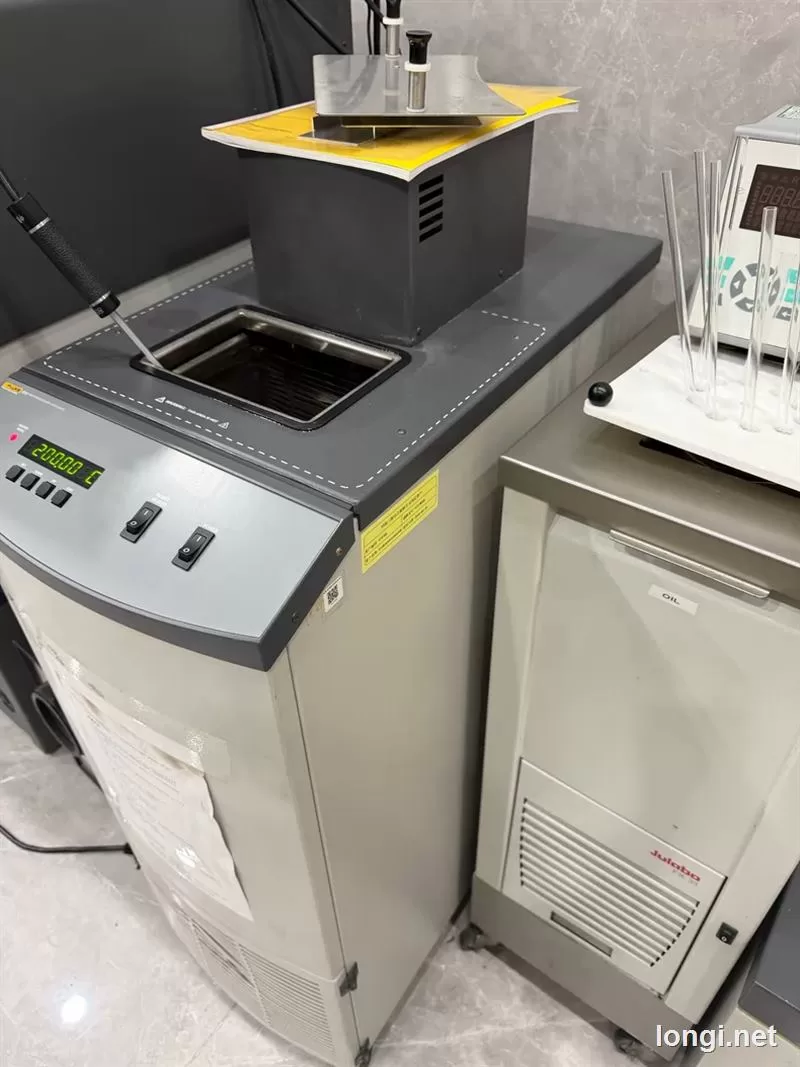 Fluke 6331 Temperature Calibration Oil Bath product photo