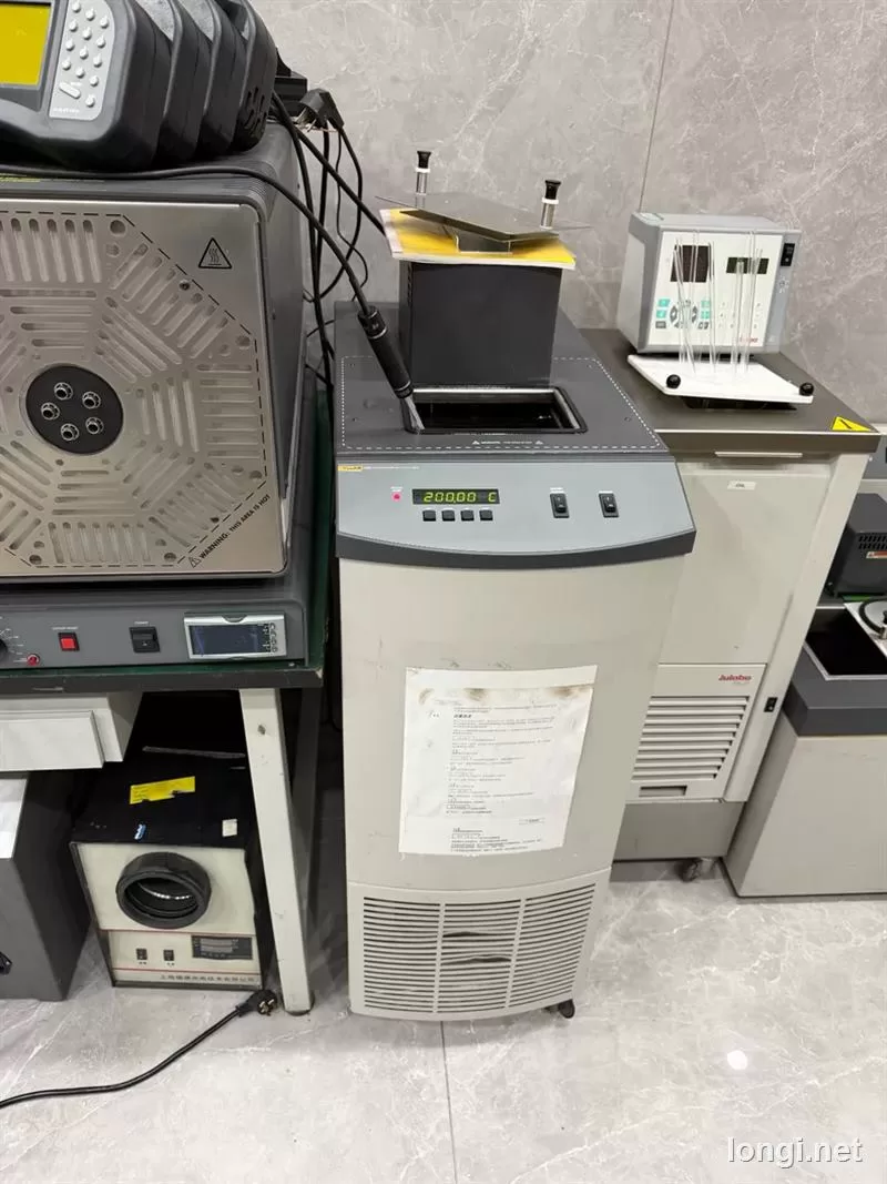 Fluke 6331 Temperature Calibration Oil Bath product photo
