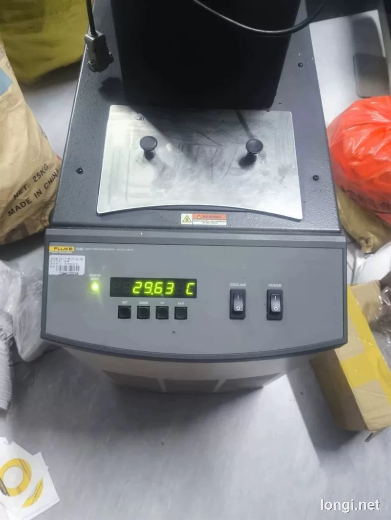 Fluke 7340 Bench Temperature Calibration Bath product photo