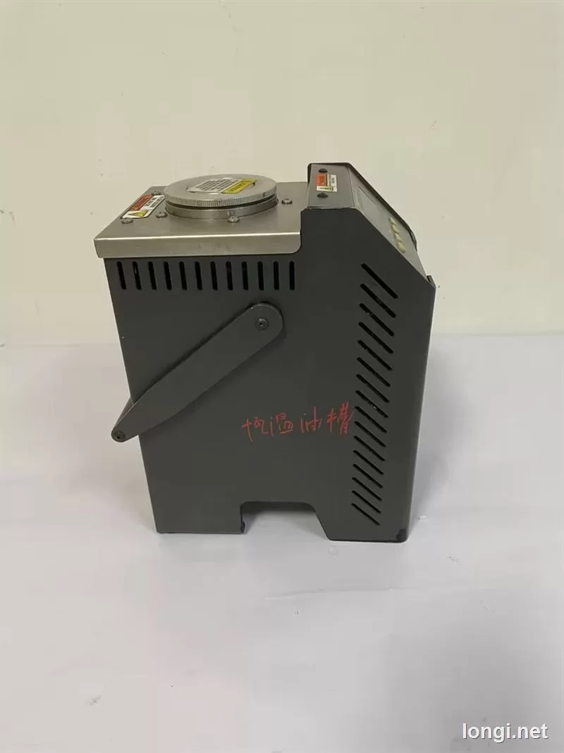 Fluke 9172 Temperature Calibration Furnace product photo