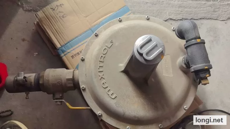 Maxitrol RV111 Industrial Gas Pressure Regulator product photo