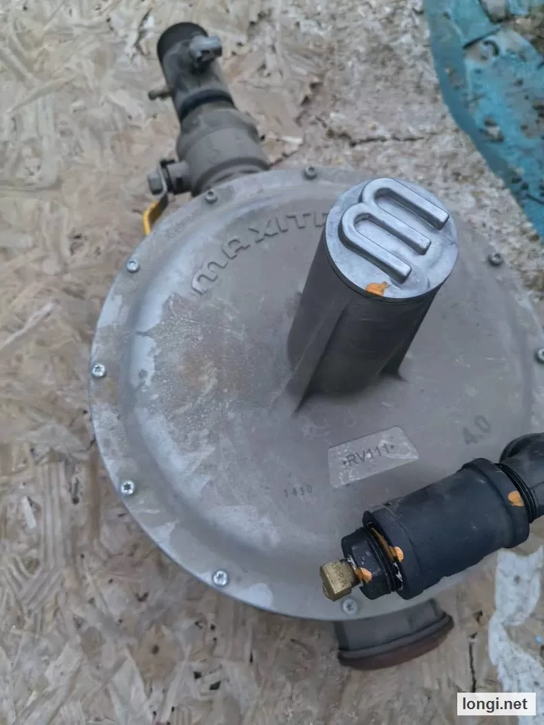 Maxitrol RV111 Industrial Gas Pressure Regulator product photo