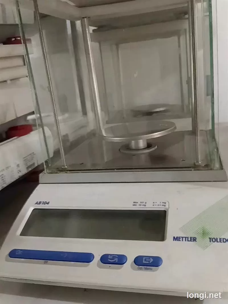 Mettler Toledo AB104 Laboratory Balance product photo