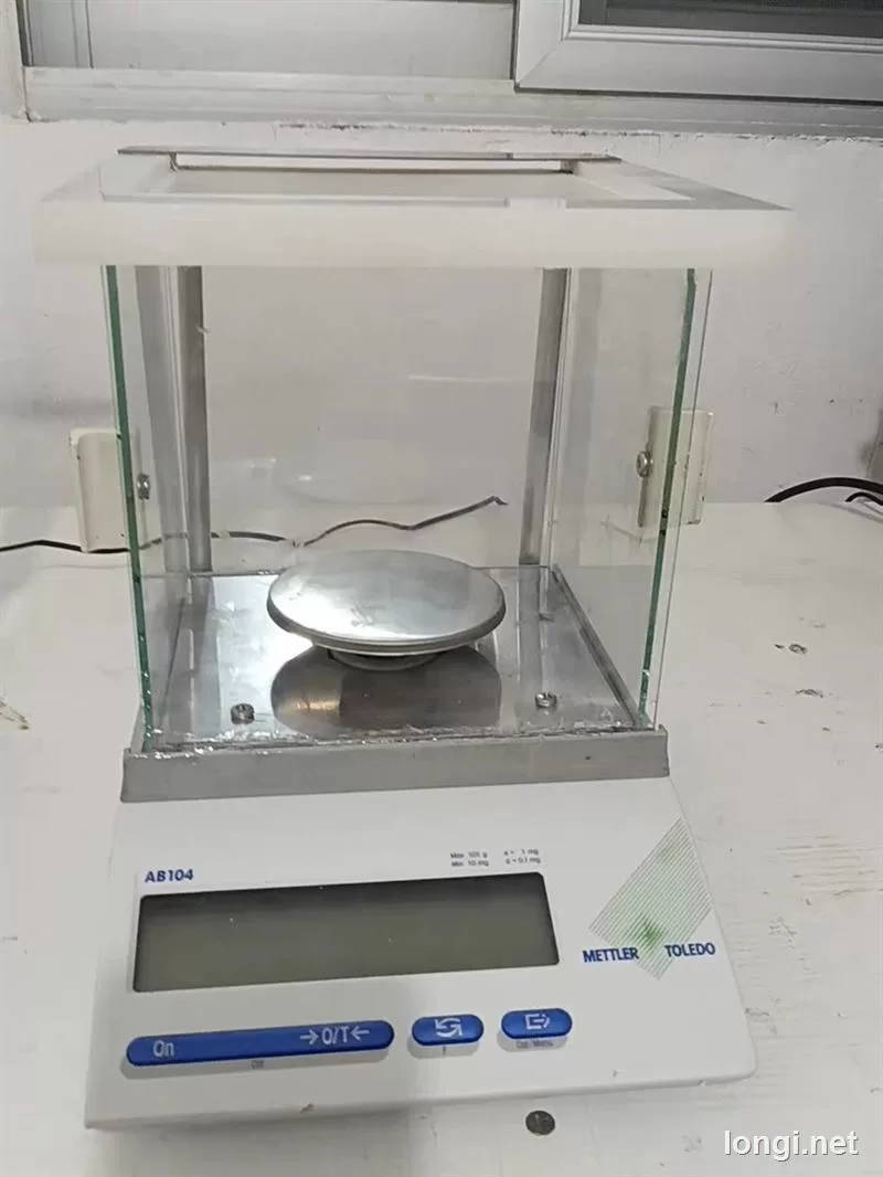 Mettler Toledo AB104 Laboratory Balance product photo