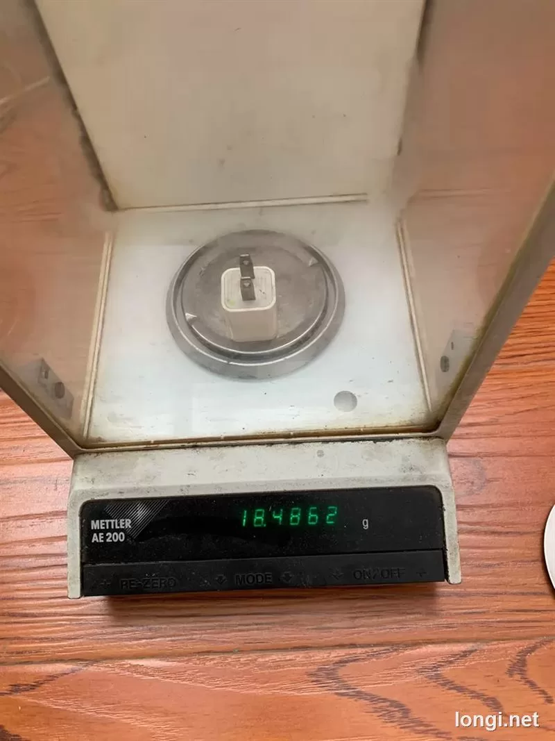 Mettler Toledo AE200 Laboratory Balance product photo