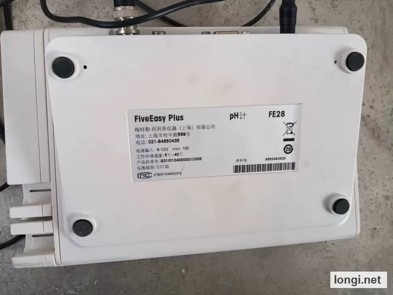 Mettler Toledo FE28 FiveEasy pH Meter with PE438 Electrode product photo