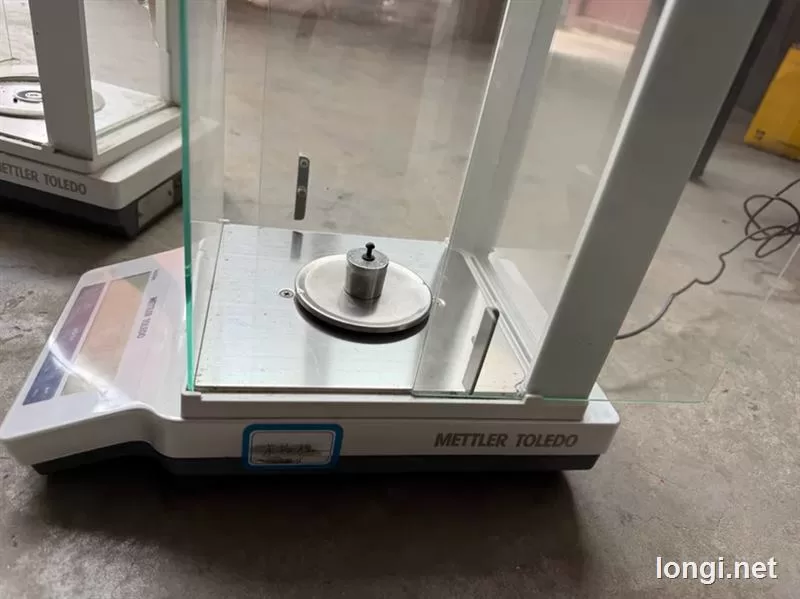 Mettler Toledo ME204E Laboratory Balance product photo