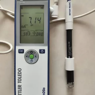 Mettler Toledo Portable pH Meter Kit product photo
