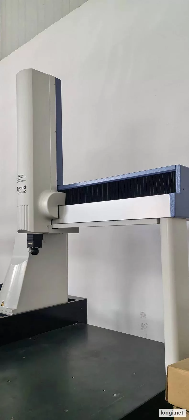 Mitutoyo Beyond Crysta-C 9106 Coordinate Measuring Machine product photo