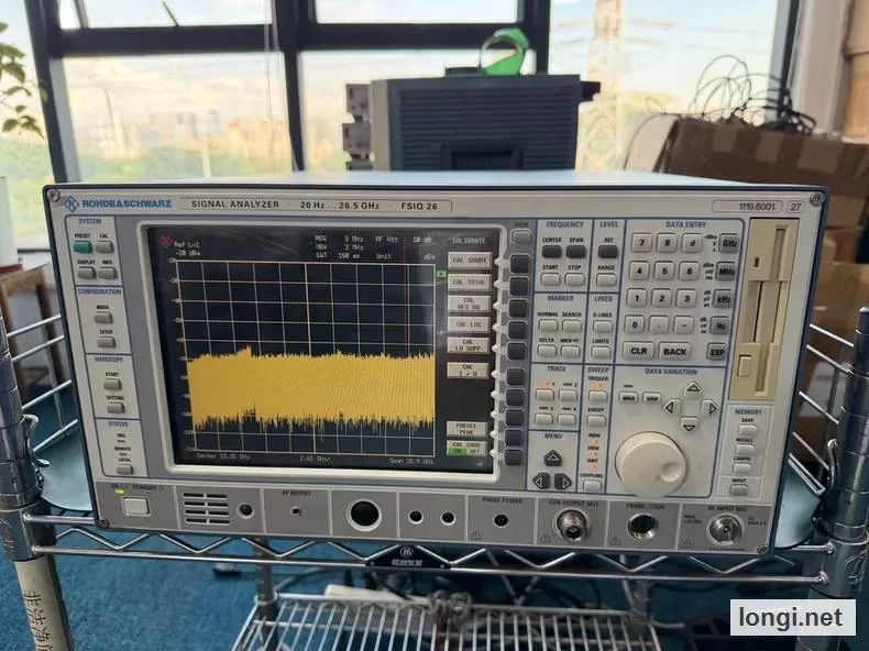 Rohde and Schwarz FSIQ26 Signal Analyzer product photo